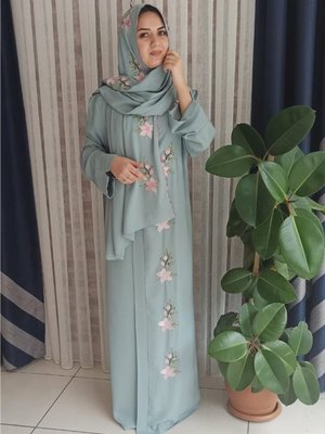 Medine Ipeği Nakışlı Bağlamalı Elbisesi+şal, Ipek Sabahlık, Çeyizlik Namaz Elbisesi & Sabahlık