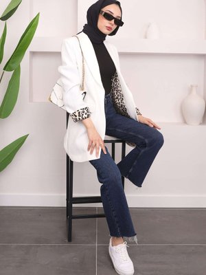 Beyaz Kruvaze Yaka Cepli Blazer Ceket