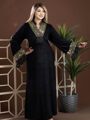 Püskül Ve Payet Detaylı Robadan Kadife Elbise