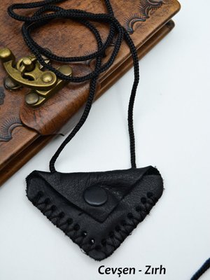 Çok Renkli Kuzu Derisi Kaplı Cevşen