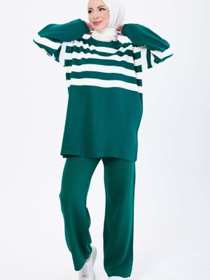 Düz Orta Yeşil Tunik Pantolon Düz Orta Yeşil Tunik Pantolon