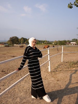 Çizgili Triko Elbise