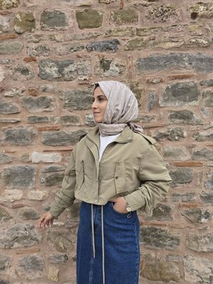 Haki Kısa Etek Üstü Trenç Ceket