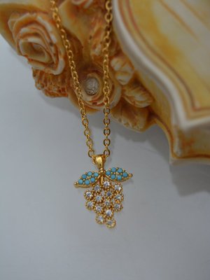 Kuyumcu İşi Üzüm Kolye Altın Rengi Kuyumcu İşi Üzüm Kolye Altın Rengi