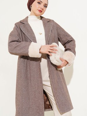 Kolları Tüylü Balık Sırtı Kaşe Kaban Kahverengi