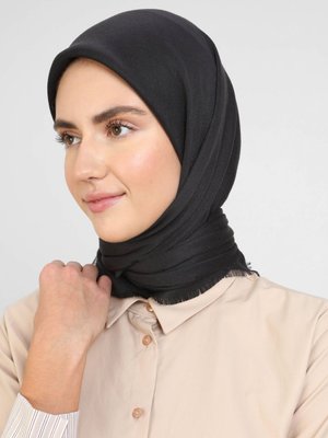 Siyah Eşarp Siyah Eşarp
