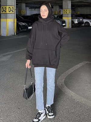 Üç Iplik Kanguru Cep Sweatshirt Siyah Üç Iplik Kanguru Cep Sweatshirt Siyah
