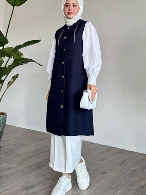 Jakar Kapitone Zincir Detaylı Yelek Lacivert Jakar Kapitone Zincir Detaylı Yelek Lacivert