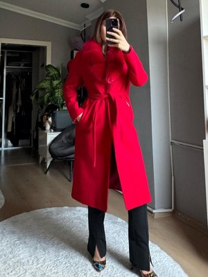 Yakası Kürklü Kaban Kırmızı Yakası Kürklü Kaban Kırmızı