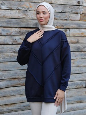 Önü V Detaylı Tunik Lacivert Önü V Detaylı Tunik Lacivert