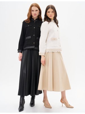 Gold Düğme Detaylı Püsküllü Ceket Krem