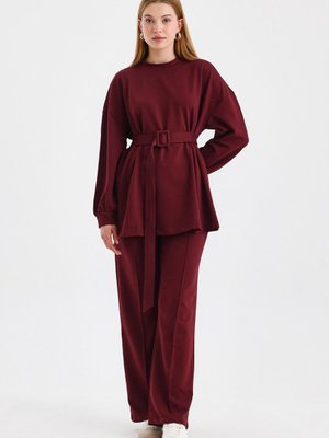 Bordo Kemerli Basic Sweat Pantolonlu Takım Bordo Kemerli Basic Sweat Pantolonlu Takım