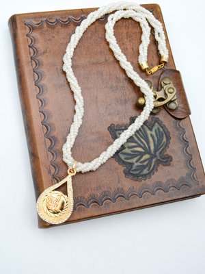 Altın Renk Tuğralı Kolye