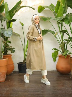 Bileği Çizgili Kapüşonlu Trençkot