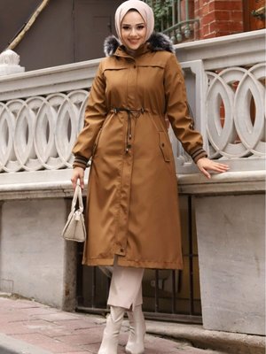 Kolu Ribanalı İçi Kürklü Çıkarılabilir Kapüşonlu Su Geçirmez Mont