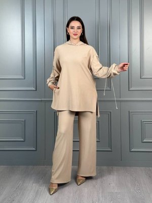 Kapüşonlu Ve Kollu Bağcık Şıklığı Takım