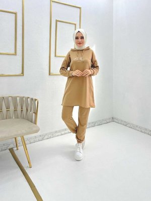 Kapüşonlu Eşofman Takımı Kapüşonlu Eşofman Takımı