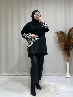 Scuba Zebra Desenli Ve Deri Detaylı Tesettür Sweat