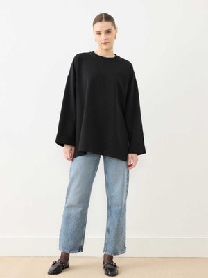 Dikiş Detaylı Yırtmaçlı Sweatshırt Siyah