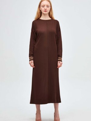 Saç Örgü Detaylı Yaka Ve Kol Ucu İşlemeli Bol Kesim Merserize Premium Elbise