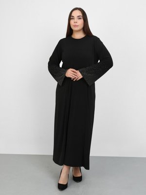 Siyah Büyük Beden Kolları Taş Detaylı Örme Elbise Siyah Büyük Beden Kolları Taş Detaylı Örme Elbise