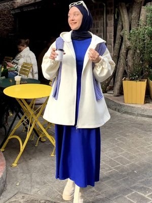 Krem İplik Kapüşonlu Hırka