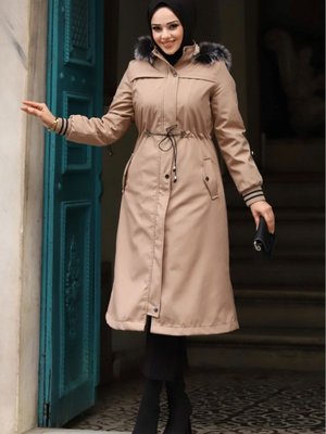 Kolu Ribanalı İçi Kürklü Çıkarılabilir Kapüşonlu Su Geçirmez Mont