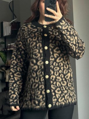 Leopar Desenli Triko Hırka Kahverengi Leopar Desenli Triko Hırka Kahverengi