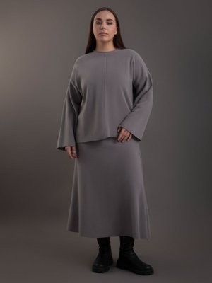 Koyu Gri Yumuşak Tuşeli Büyük Beden Etekli Takım