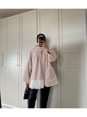 Nakış Detaylı Atkılı Yumuşak Kaşe Kaban Ceket