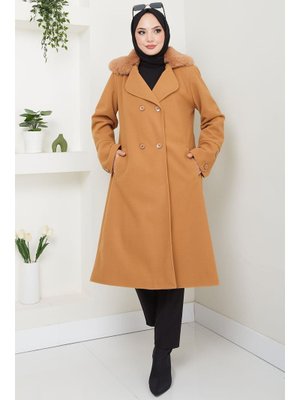 Taba Yakası Kürk Detaylı Kaşe Kaban Taba Yakası Kürk Detaylı Kaşe Kaban