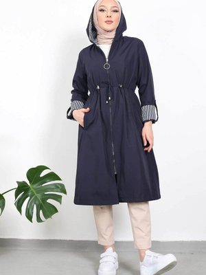 Lacivert Bel Büzgülü Kapüşonlu Trençkot Lacivert Bel Büzgülü Kapüşonlu Trençkot