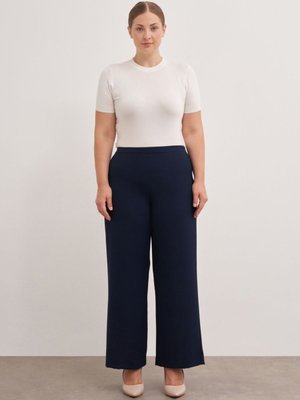 Arka Bel Lastikli Pantolon