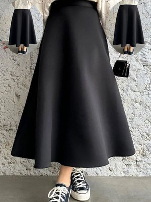 Etek Siyah Kloşlu Etek