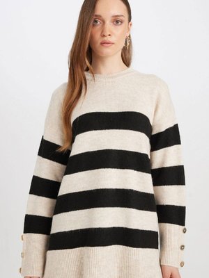 Regular Fit Bisiklet Yaka Düğmeli Çizgili Triko Kazak Tunik D2443ax24wn