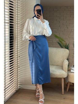 Mavi Yandan Fiyonklu Etek