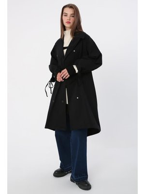 Siyah Pamuklu Kolları Büzgülü Tek Cepli Çıtçıtlı Kap