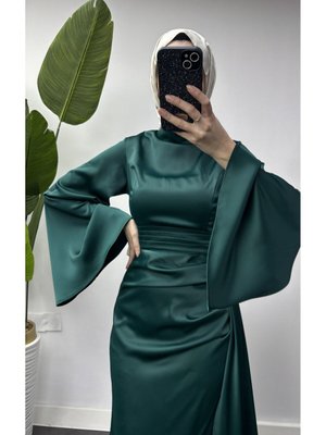 Kolları Volanlı Kuyruk Detaylı Kalem Kesim Şık Saten Abiye Elbise