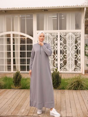 Nissra Yandan Fermuarlı Kapşonlu Elbise Nissra Yandan Fermuarlı Kapşonlu Elbise