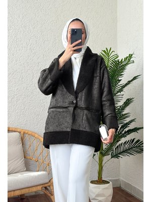 Siyah İçi Peluşlu Kısa Mont