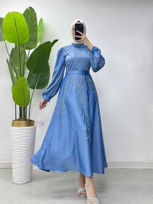 Yenı Sezon Büyün İşleme Detalı Kolları Lastıklı Tesettür Abiye Elbise