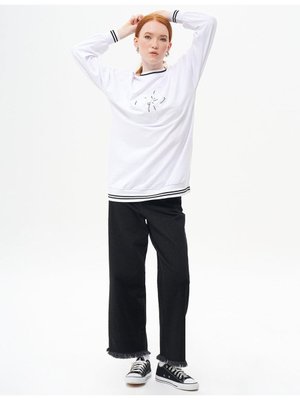 Çiçek Aplikeli Iki Iplik Sweatshirt Optik Beyaz Çiçek Aplikeli Iki Iplik Sweatshirt Optik Beyaz