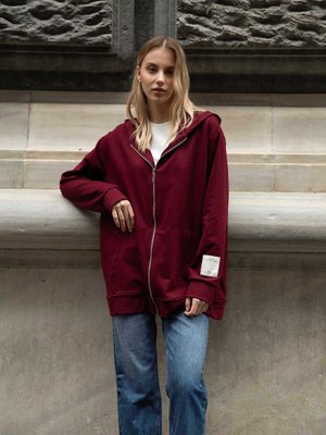 Kolu Etiket Detaylı Fermuarlı Hırka Bordo