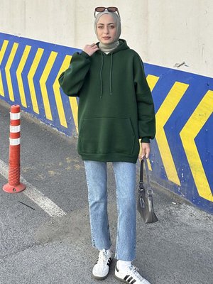 Üç Iplik Kanguru Cep Sweatshirt Zümrüt Yeşili Üç Iplik Kanguru Cep Sweatshirt Zümrüt Yeşili