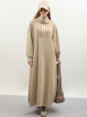 Nakışlı Spor Elbise Taş Nakışlı Spor Elbise Taş