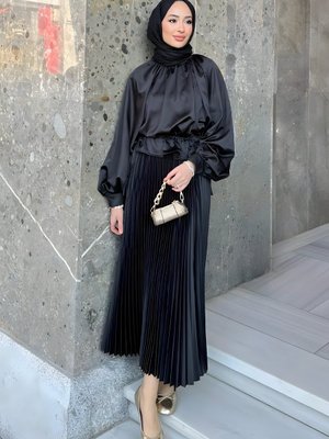 Siyah Pliseli Etek Siyah Pliseli Etek