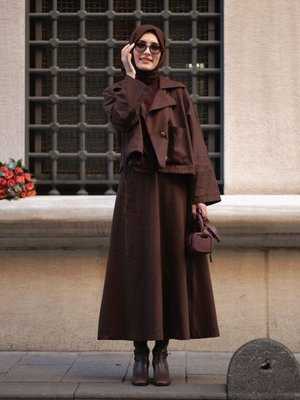 Düğmeli Ceket Etek Takım Kahverengi Düğmeli Ceket Etek Takım Kahverengi