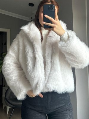 Gizli Cepli Kısa Kürk Beyaz Gizli Cepli Kısa Kürk Beyaz