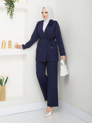 Gül Detaylı Blazer Ceket Takım Gül Detaylı Blazer Ceket Takım