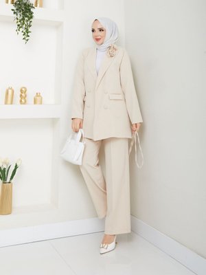 Gül Detaylı Blazer Ceket Takım Gül Detaylı Blazer Ceket Takım